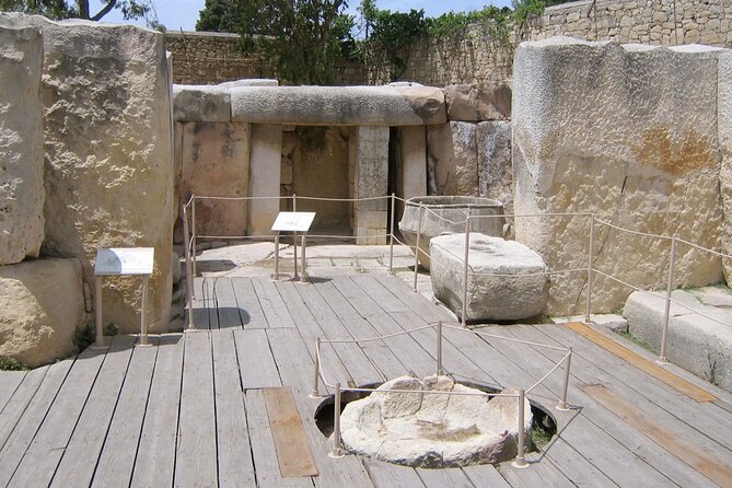 Private Tour in Malta Prehistoric Temples & Mdina - Ħaġar Qim and Mnajdra: two sites, same community clues, plus serious views