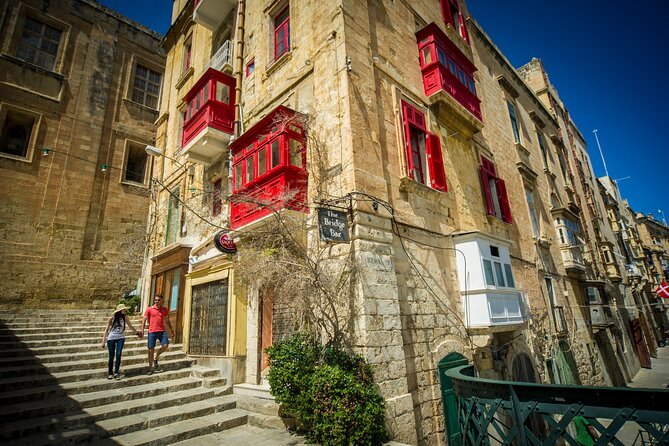 Private Walking Tour of Valletta -English - French- German - Hastings Gardens and Upper Barrakka: the Grand Harbour views you will remember