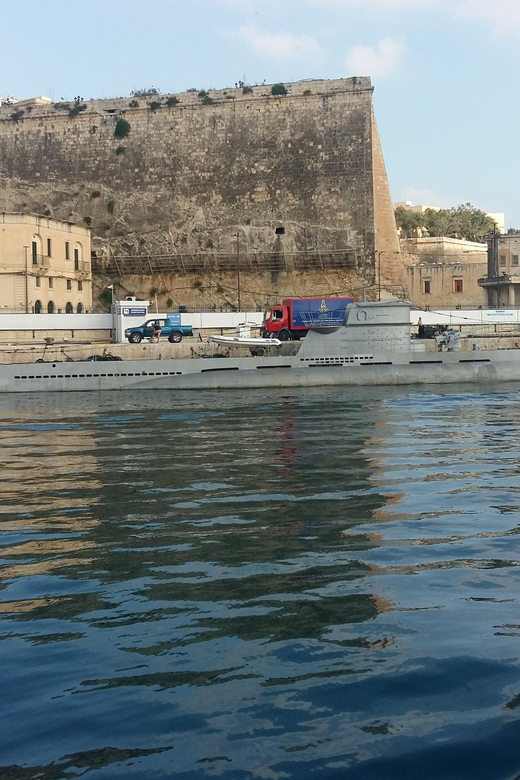 Sliema: Special Night Harbour Cruise - A 1.5-hour night cruise that starts in Sliema