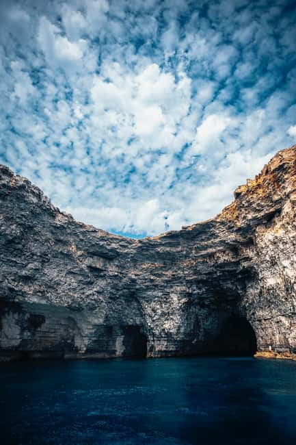 St Pauls: Gozo & Comino, Blue Lagoon & Seacaves Tour - Blue Lagoon in Comino, your one-hour swim and snorkel window