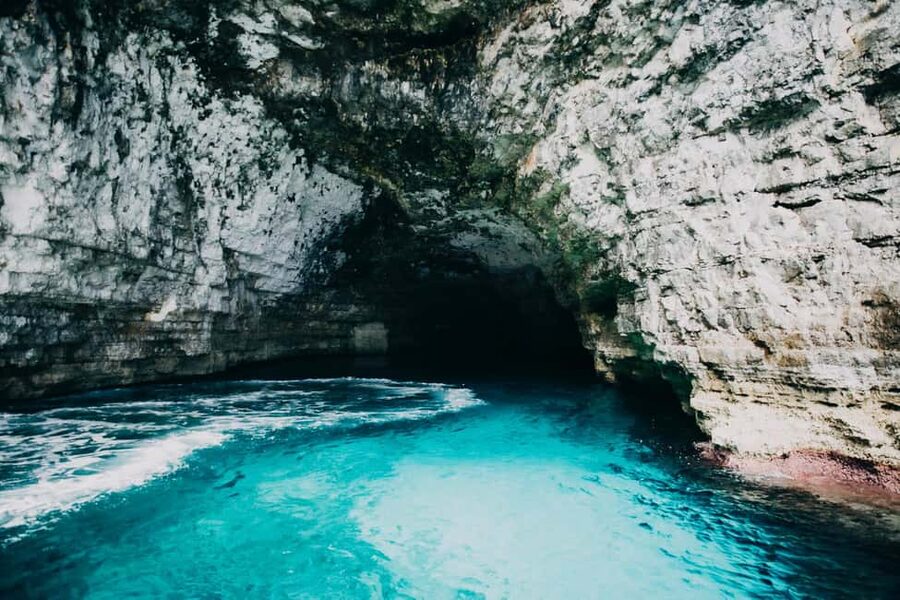 St Pauls: Gozo & Comino, Blue Lagoon & Seacaves Tour - Snorkel gear, toilets, and what to pack for a wet and sunny day