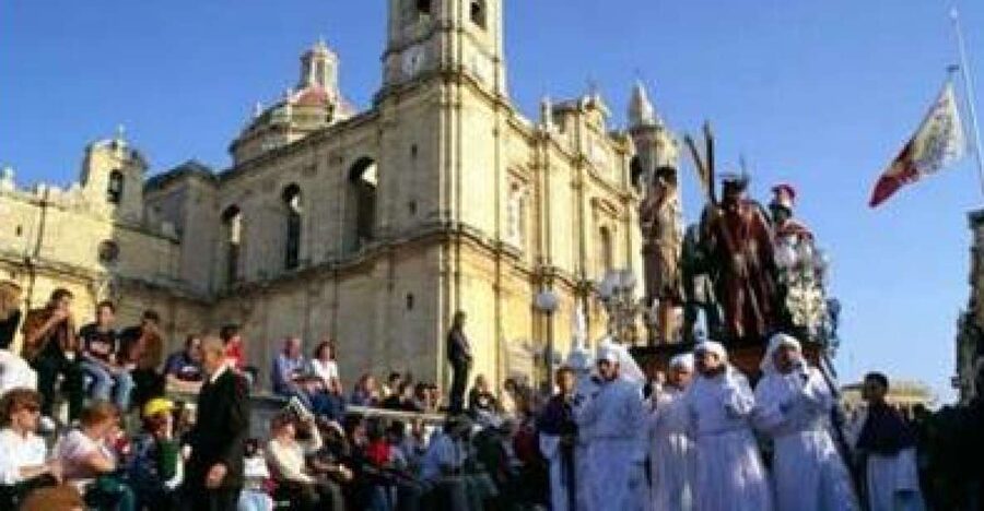 The Good Friday Procession: Afternoon Tour in Zejtun - Your Afternoon Game Plan: Pickup, Coach Ride, and Getting to the Seats