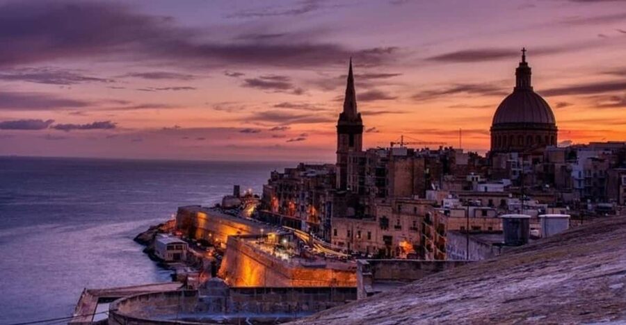 Valletta: Guided Walking Tour - Grandmaster’s Palace Courtyard and St George’s Square Finish