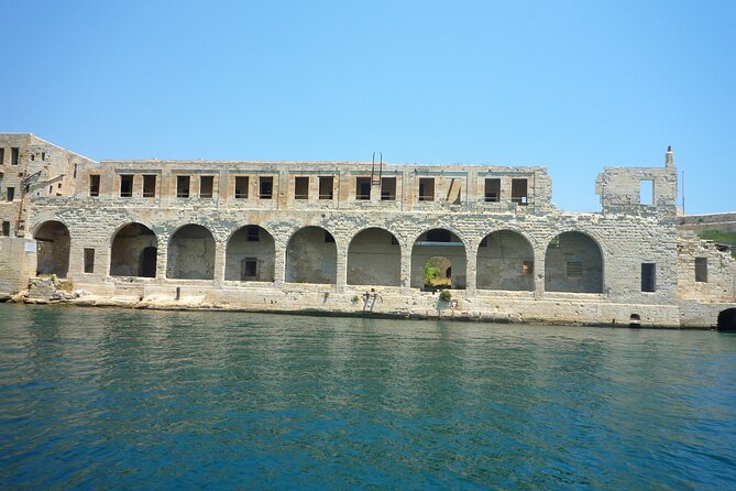 Valletta Harbour Cruise - On-board comfort: sound, space, and the choppy-water check