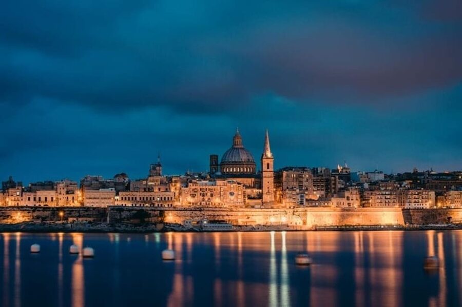 Valletta : Highlights & Hidden Gems Walking Tour - Palazzo Parisio and the art of spotting wealth in stone