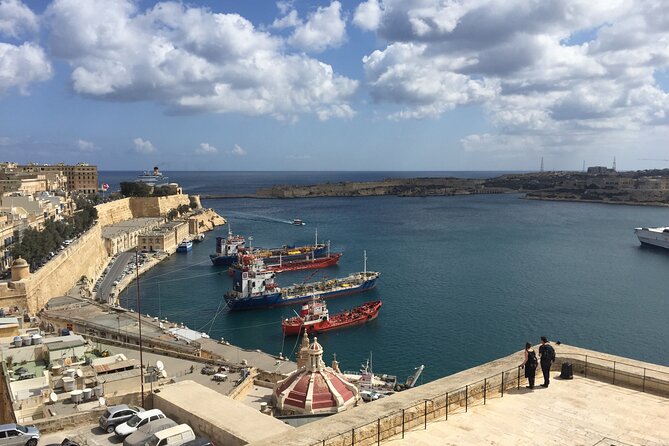 Valletta Highlights Tour - Starting at the Parliament Building and landing near Upper Barrakka