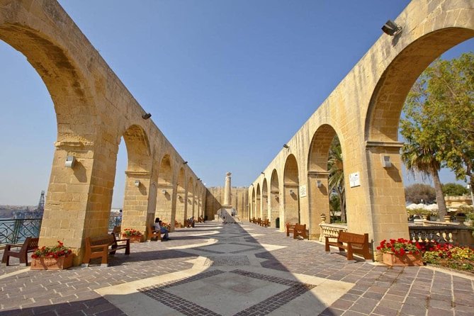 Valletta in a Day! - The Malta Experience: documentary show plus La Sacra Infermeria