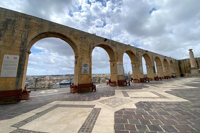 Valletta Private Walking Tour - Il-Berga ta’ Kastilja, The Facade Lesson You Didn’t Know You Needed