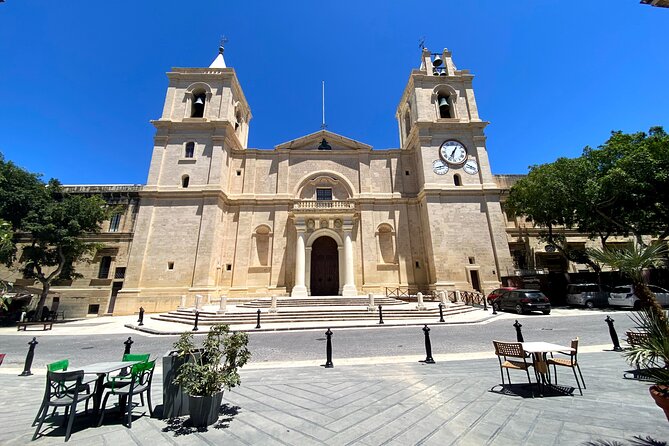 Valletta Private Walking Tour - Palazzo Parisio, a Famous Resident Clue