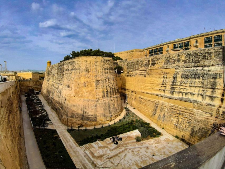Valletta: Self-Guided Historical Walking Tour (Audio Guide) - St. George’s Square to St. John’s Co-Cathedral and the Caravaggio paintings area