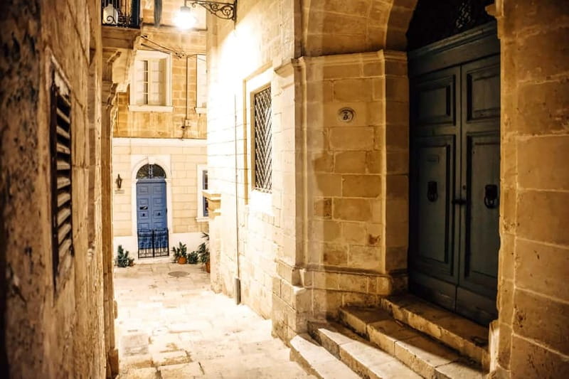Witchcraft and Blood in Birgu - Walking Tour - The Devil-visited church: belief, blame, and fear made visible